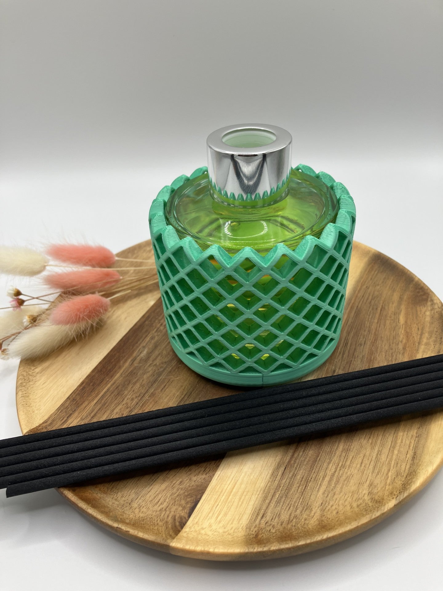 3d printed Reed Diffuser sleeve (mesh) with 100 ml bottle, Reeds with a choice of fragrance and colour