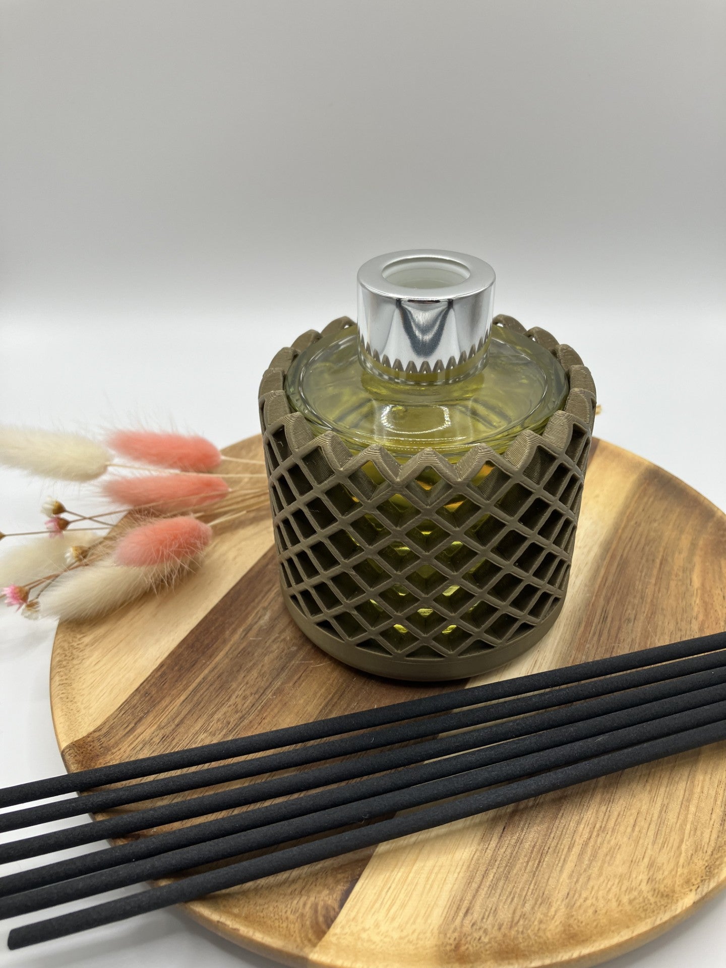 3d printed Reed Diffuser sleeve (mesh) with 100 ml bottle, Reeds with a choice of fragrance and colour